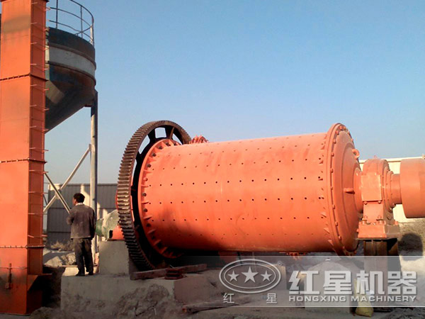 破碎細(xì)磨現(xiàn)場(chǎng)