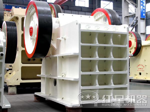 復擺型顎式破碎機