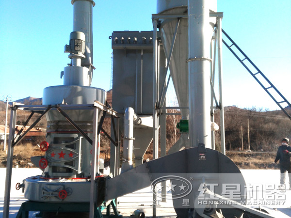 滑石磨粉生產(chǎn)現(xiàn)場圖