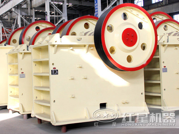 顎式破碎機(jī)生產(chǎn)車(chē)間 顎式破碎機(jī)生產(chǎn)車(chē)間