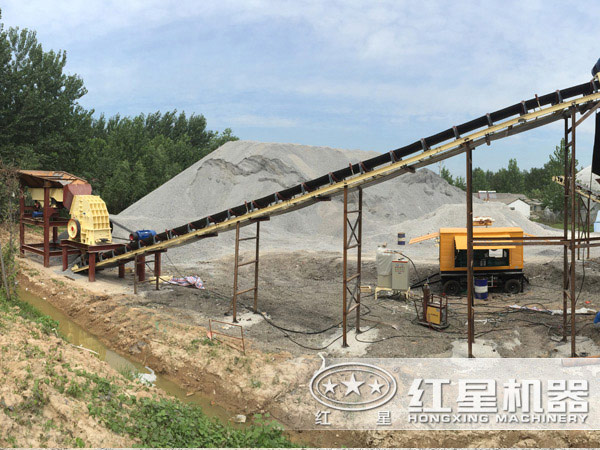 重錘式破碎機生產現(xiàn)場圖