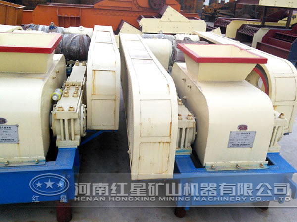河卵石對(duì)輥式破碎機(jī)
