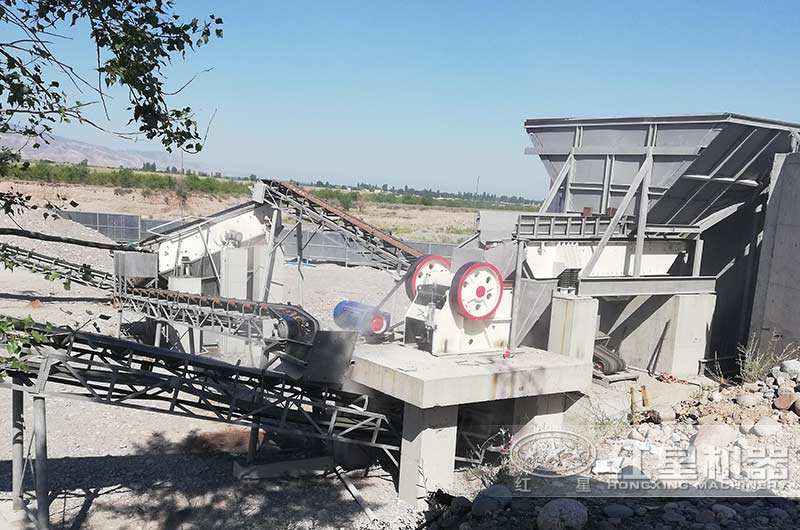 片麻巖破碎生產(chǎn)現(xiàn)場