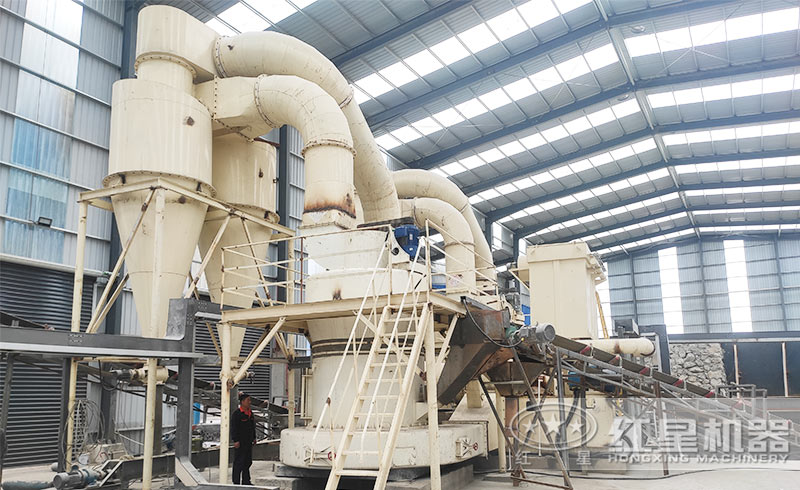 磨粉機處理石粉現(xiàn)場