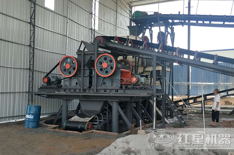 時(shí)產(chǎn)100噸礫石制砂生產(chǎn)線客戶現(xiàn)場(chǎng)