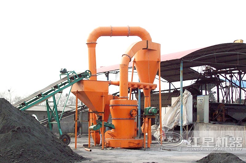 活性炭磨粉機(jī)作業(yè)現(xiàn)場(chǎng)