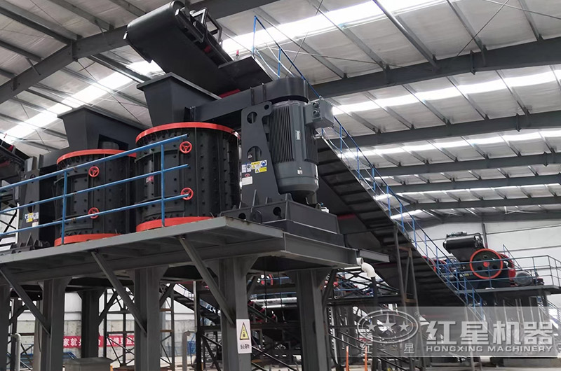 復(fù)合式破碎機(jī)現(xiàn)場(chǎng)