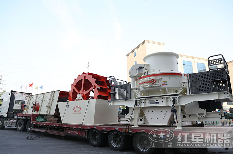 花崗巖砂石生產(chǎn)線(xiàn)發(fā)貨現(xiàn)場(chǎng)