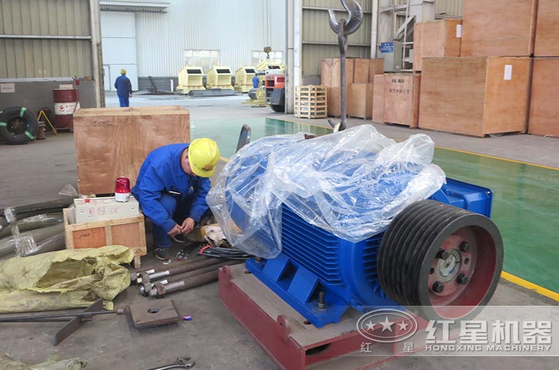 重錘式破碎機(jī)配置電機(jī)