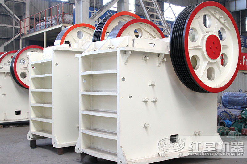 初次加工設(shè)備，鄂式破碎機