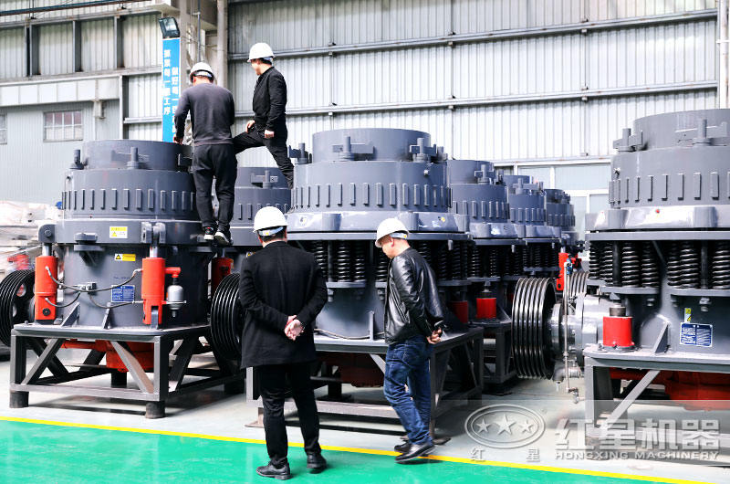 客戶來(lái)車(chē)間考察設(shè)備