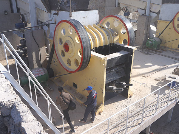 碎石機(jī)一套下來(lái)要多錢(qián)？一天能碎多少?lài)崳? />
                </a>
                <div   id=