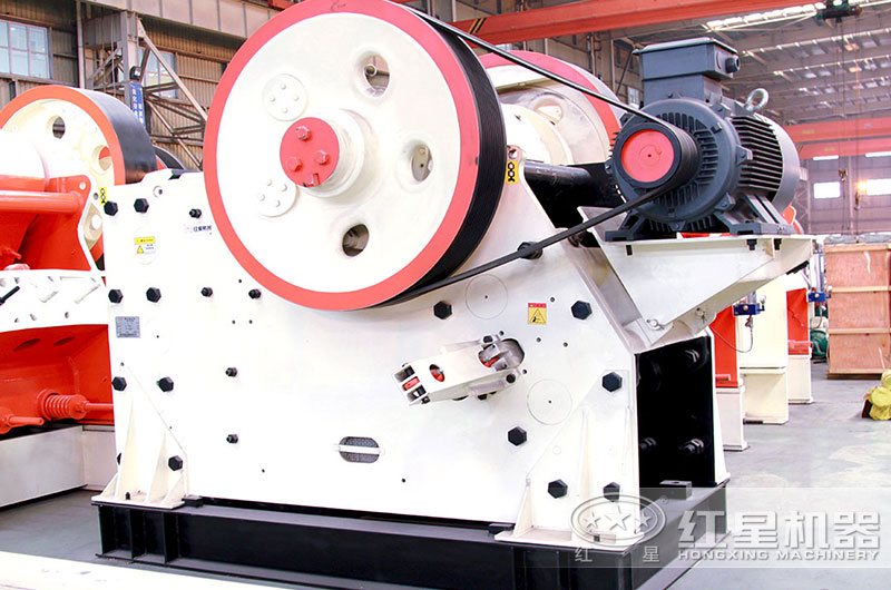顎式粉碎機設備圖片