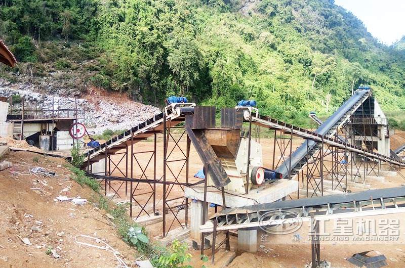 時(shí)產(chǎn)200噸石英砂反擊碎石機(jī)生產(chǎn)現(xiàn)場(chǎng)