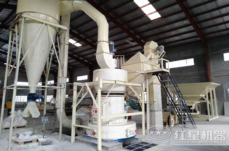 山西客戶小型雷蒙磨粉機(jī)生產(chǎn)現(xiàn)場 山西客戶小型雷蒙磨粉機(jī)生產(chǎn)現(xiàn)場