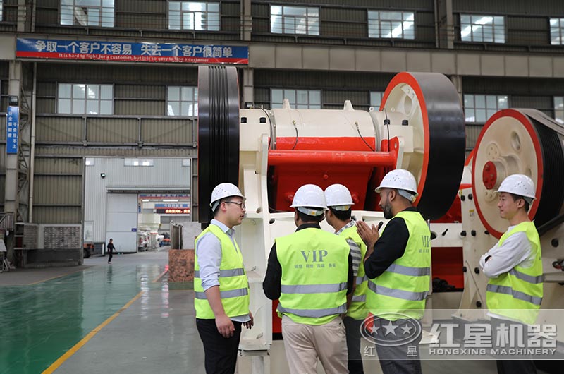 客戶來紅星設(shè)備生產(chǎn)車間實地考察 客戶來紅星設(shè)備生產(chǎn)車間實地考察