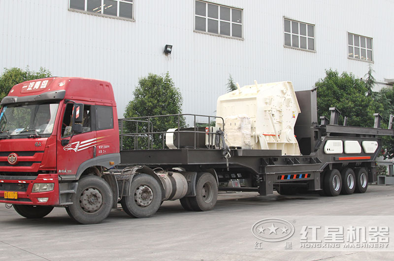 流動砸石機(jī)直接開往客戶現(xiàn)場