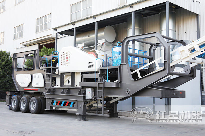 移動鄂式碎石機(jī)近景圖