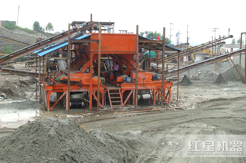 對輥機(jī)作業(yè)現(xiàn)場圖片