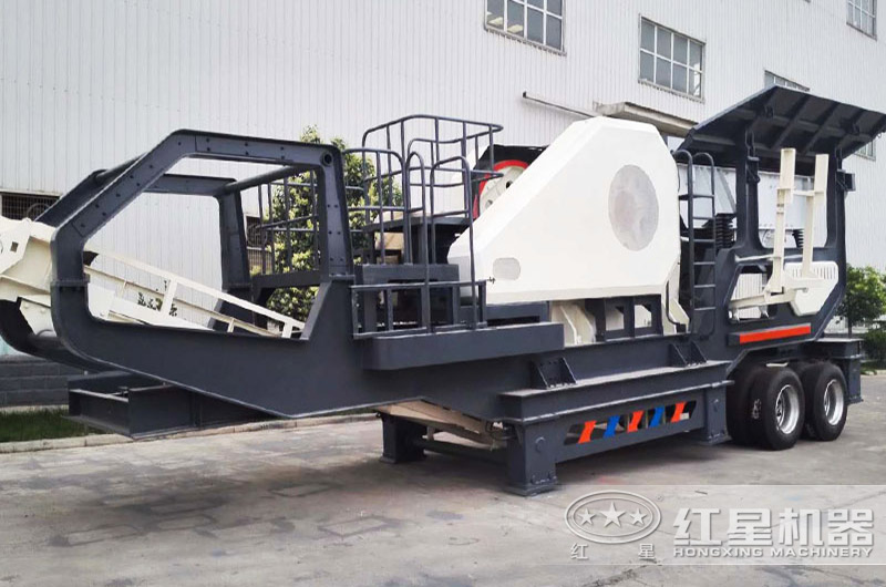 顎式移動(dòng)破碎機(jī)集給料、破碎、輸送為一體