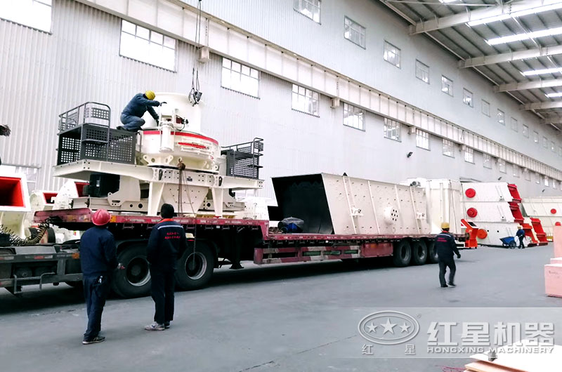 鵝卵石制砂機(jī)出廠，運(yùn)往河南周口