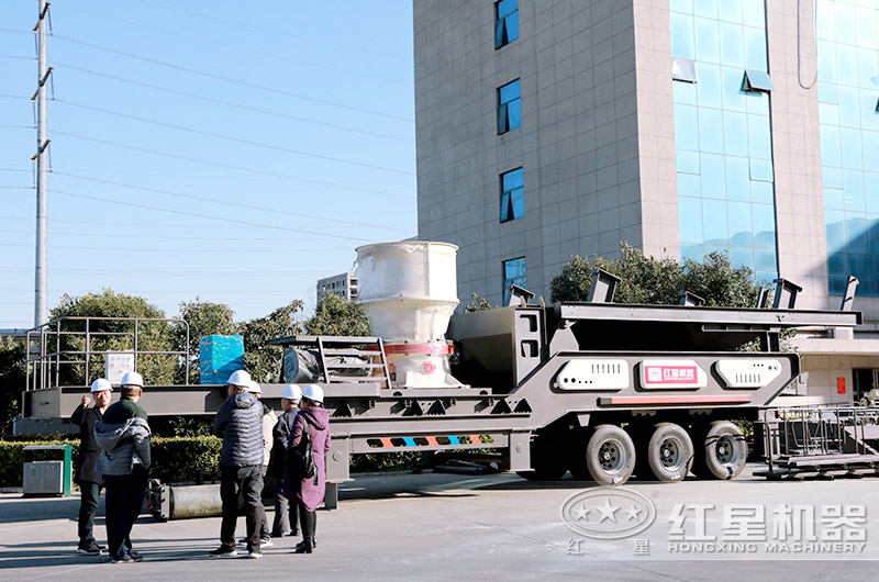 紅星客戶到廠參觀建筑垃圾處理設(shè)備 紅星客戶到廠參觀建筑垃圾處理設(shè)備