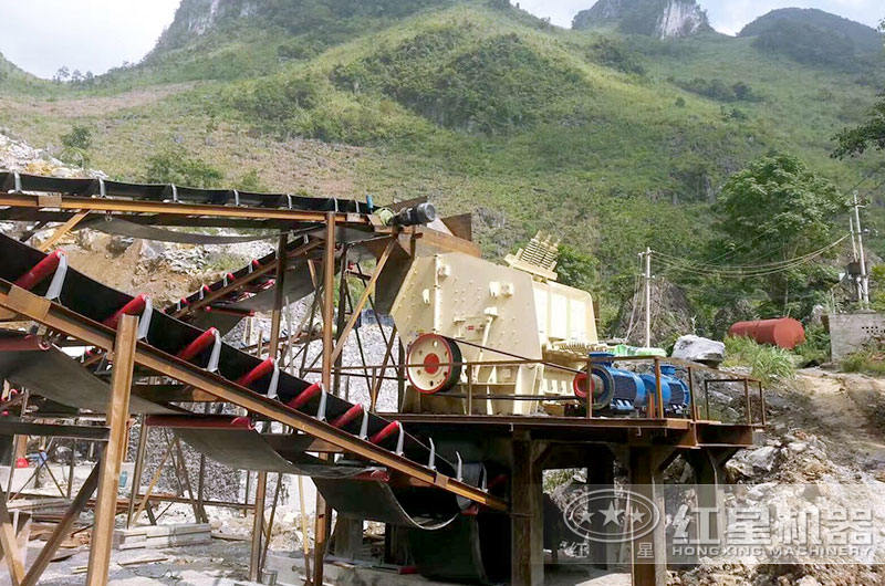 錳礦石破碎生產(chǎn)現(xiàn)場(chǎng)