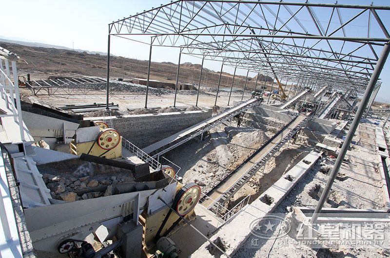 大型打石機(jī)生產(chǎn)現(xiàn)場(chǎng)