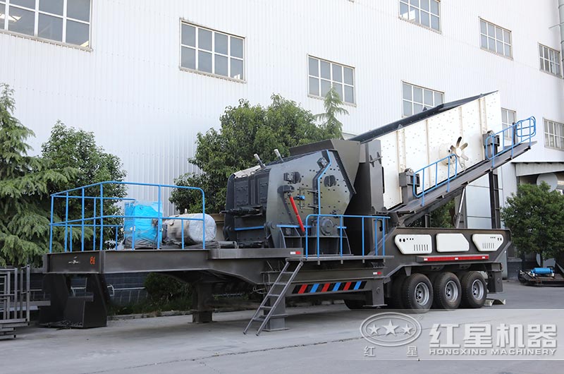移動(dòng)破碎站廠區(qū)實(shí)拍圖