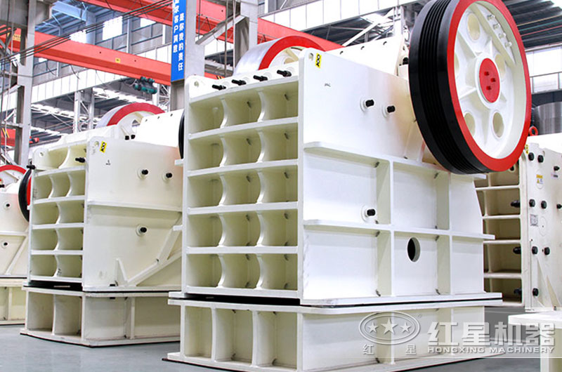 大型顎式破碎機車間實拍圖