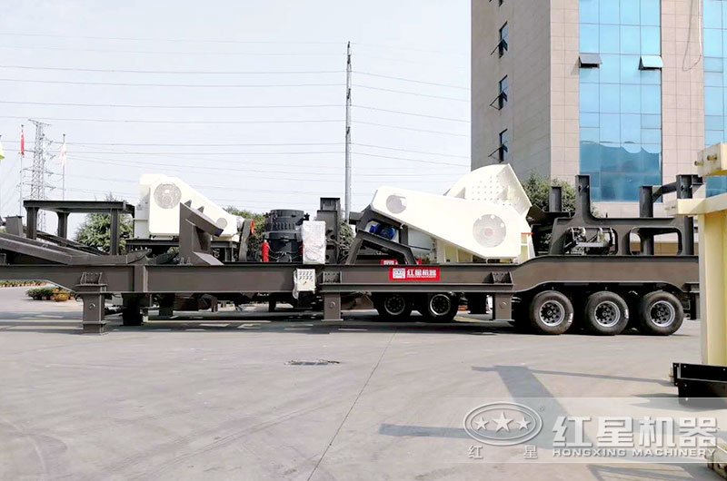 柴油動力移動破碎機(jī)廠區(qū)實拍大圖