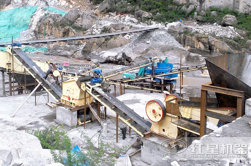 石頭碎石機生產現場 石頭碎石機生產現場