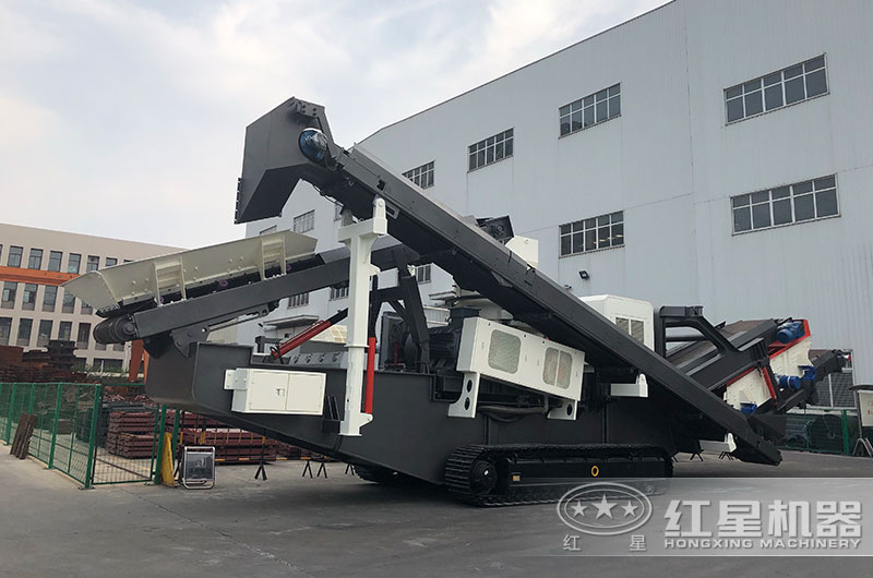 履帶式移動破碎機廠區(qū)實拍圖