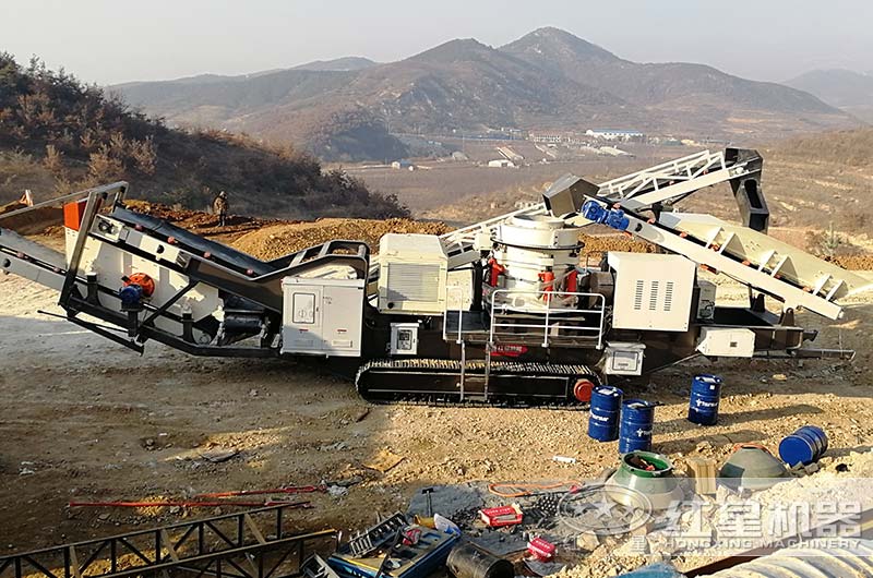 為山東某客戶推薦的履帶式移動(dòng)打砂機(jī)型號(hào)，效能高