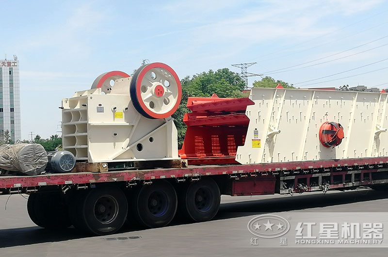 紅星1060破碎機(jī)發(fā)貨現(xiàn)場，前往安徽