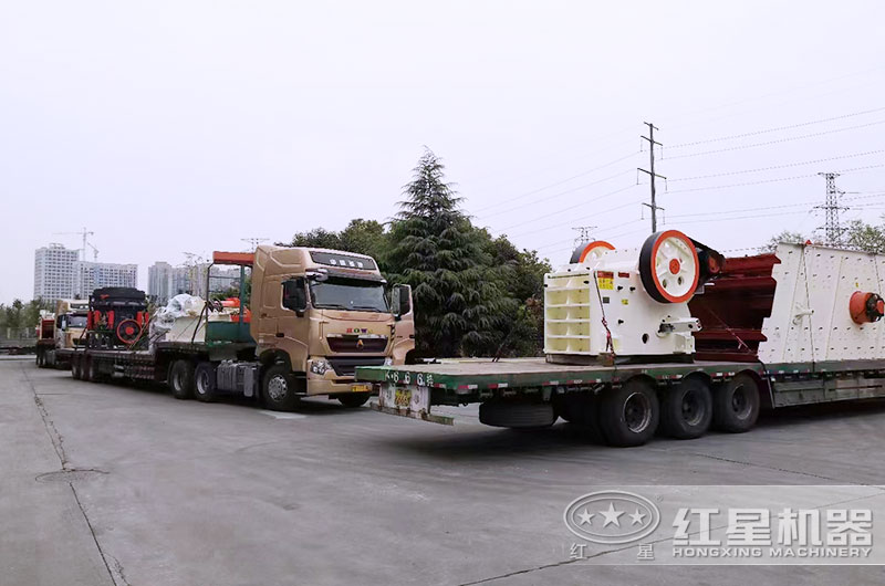 小型破石機(jī)發(fā)貨現(xiàn)場(chǎng)