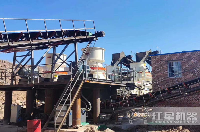 標版制砂機作業(yè)現(xiàn)場